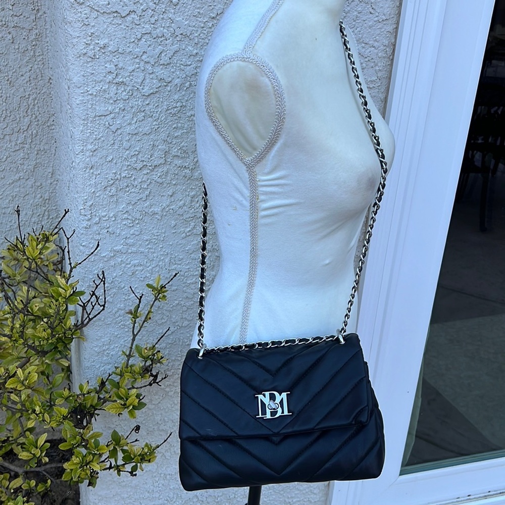 Badgley Mischka Black Vegan Leather V Quilted Chainlink Crossbody Purse